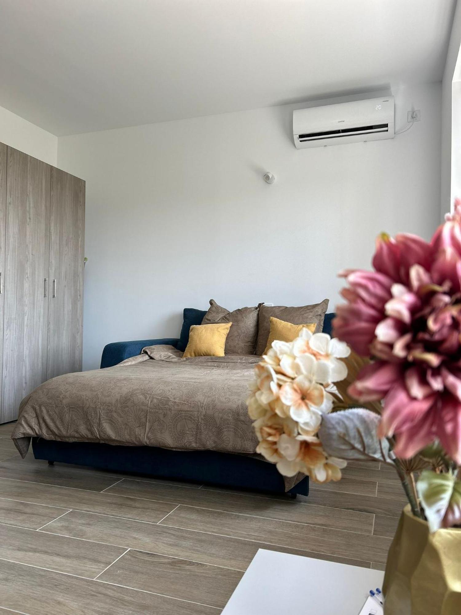 Summit Stay Apartment Букурещ Екстериор снимка